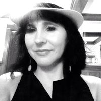 Julie Wentzel Photo 14