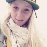 Elise Smith Photo 32