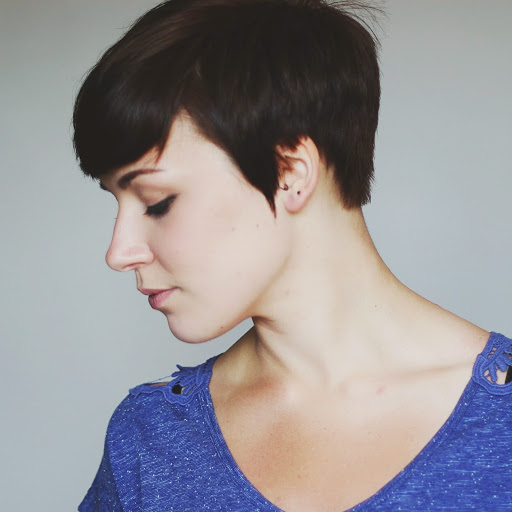 Katie Lawrence Photo 33