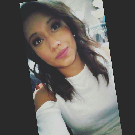 Elizabeth Santana Photo 12