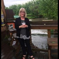 Kelly Bostwick Photo 5