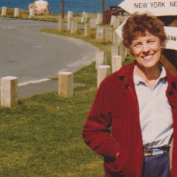 Betty Andrews Photo 26