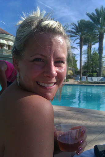 Joanna Swanson Photo 27
