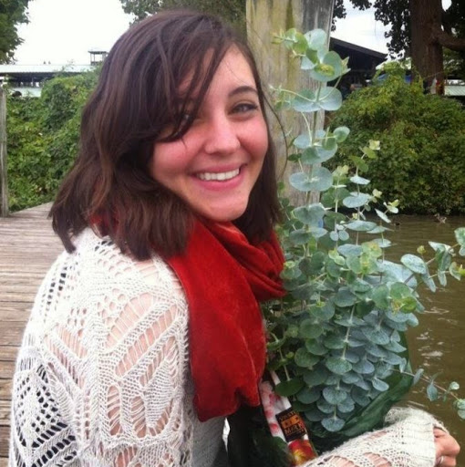 Clara Thomas Photo 8