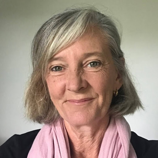 Linda Ward Photo 32