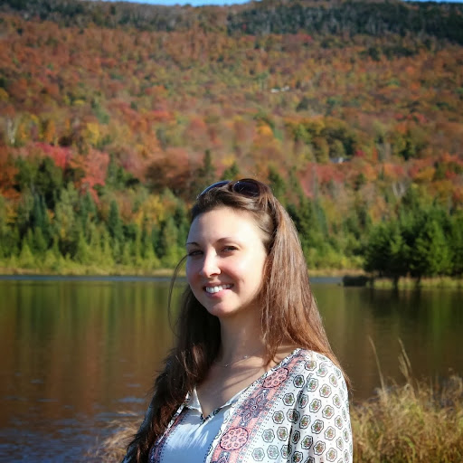 Claire Nielsen Photo 6