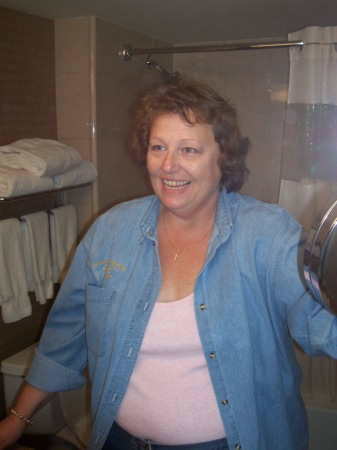 Catherine Reynolds Photo 18
