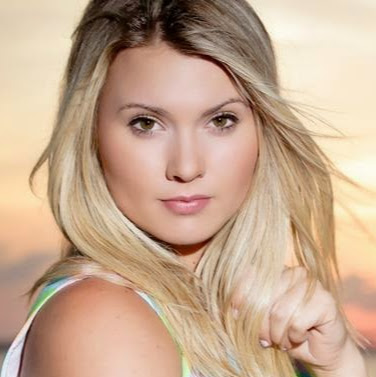 Lucy Robson Photo 13