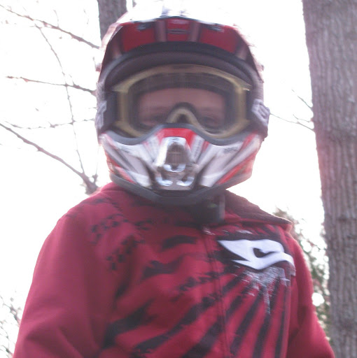 Landon Lewis Photo 30