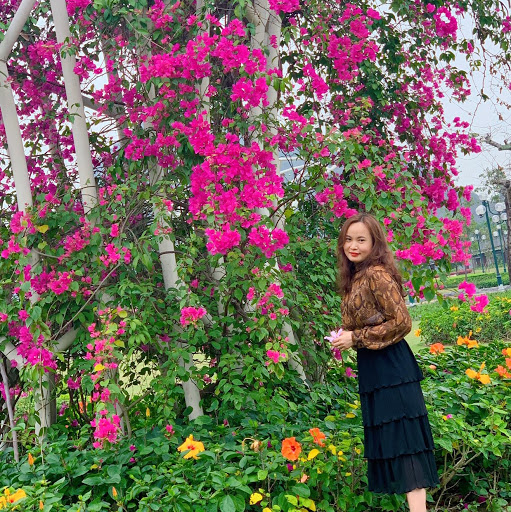 Jenny Pham Photo 35