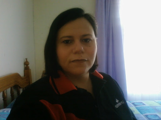 Angie Dickson Photo 4