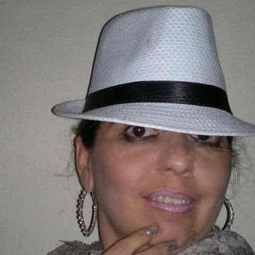 Virginia Oliver Photo 5