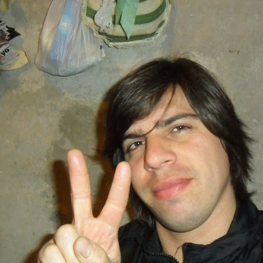 Lucas Bravo Photo 8