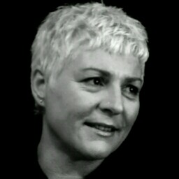 Julie Jordan Photo 45
