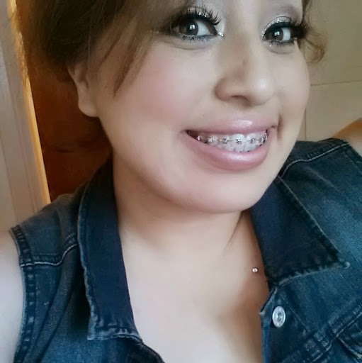Denise Garcia Photo 15
