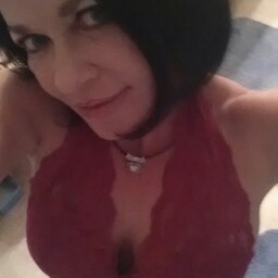 Angela Waddell Photo 31