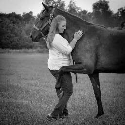 Laura Newell Photo 26