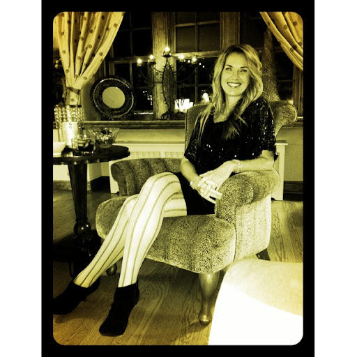 Rebecca Maguire Photo 16