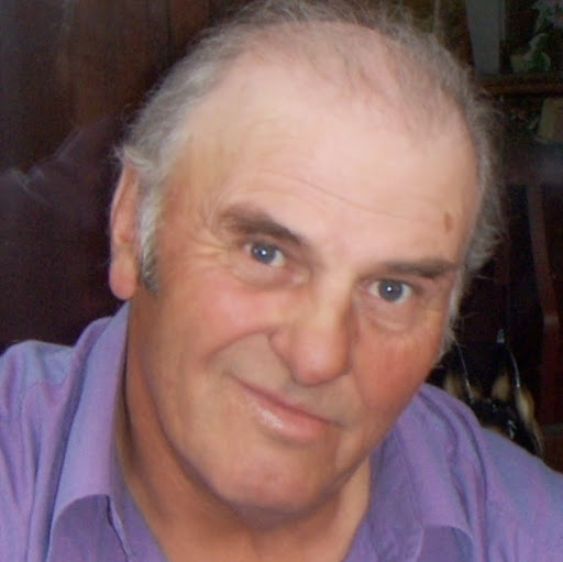 Michael Askew Photo 47