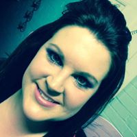 Lauren Calvert Photo 26