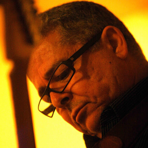 Roger Gordon Photo 21