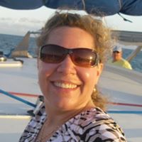 Suzi Reynolds Photo 8