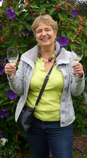 Helen Noble Photo 32