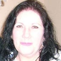 Elizabeth Justice Photo 23