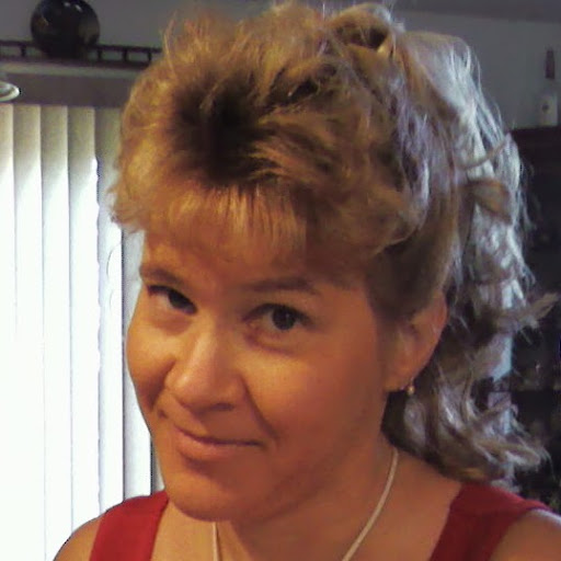 Amy Carlson Photo 10