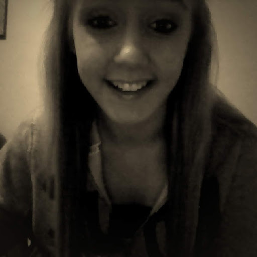 Sarah Duty Photo 10