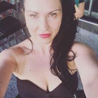 Laura Price Photo 16