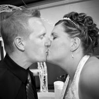Elizabeth Halverson Photo 23