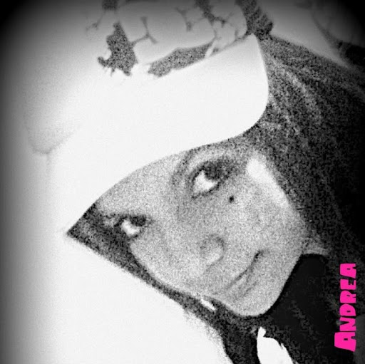 Andrea Betancourt Photo 27