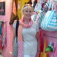 Alison Moss Photo 16