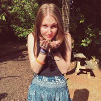 Laura Davidson Photo 46