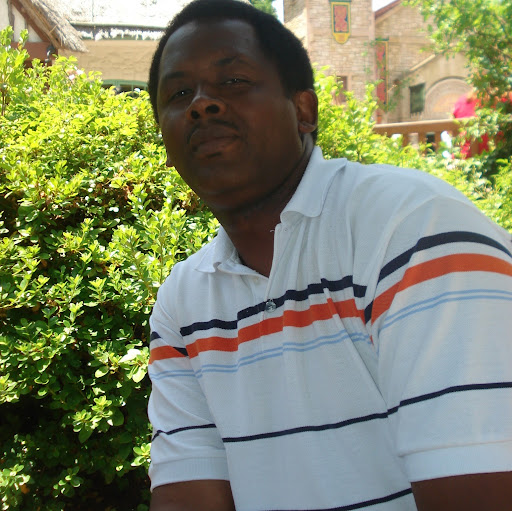Kenneth Wallace Photo 44
