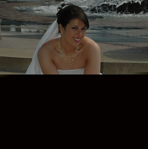 Danielle Burke Photo 17