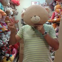Alvaro Reyes Photo 19