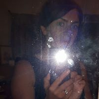 Sarah Hollins Photo 14