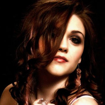 Katie Perkins Photo 36