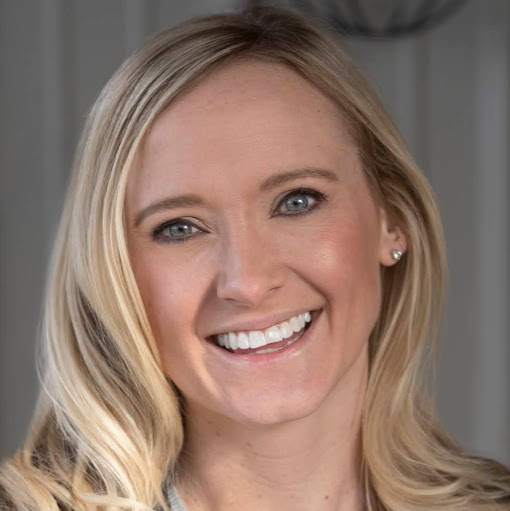 Sara Hensley Photo 37