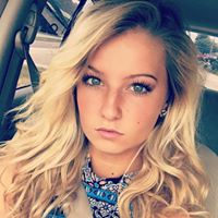 Julia Clark Photo 19