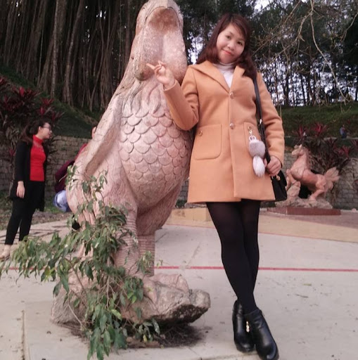 Linh La Photo 22