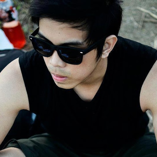 Richard Carreon Photo 40