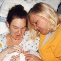 Kelly Hendrick Photo 25