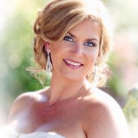 Elizabeth Landers Photo 24
