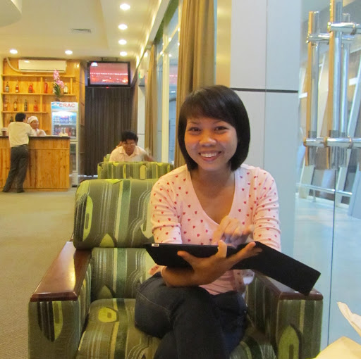 Julie Dinh Photo 6