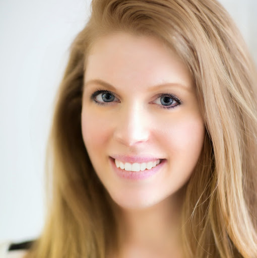 Julia Mcdaniel Photo 14