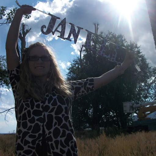 Janell Anderson Photo 33