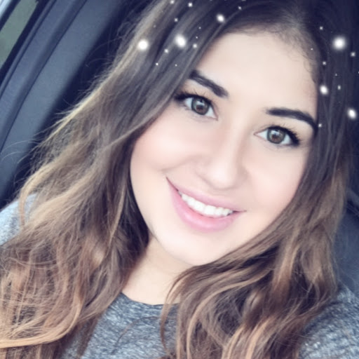 Alexandra Gonzalez Photo 17